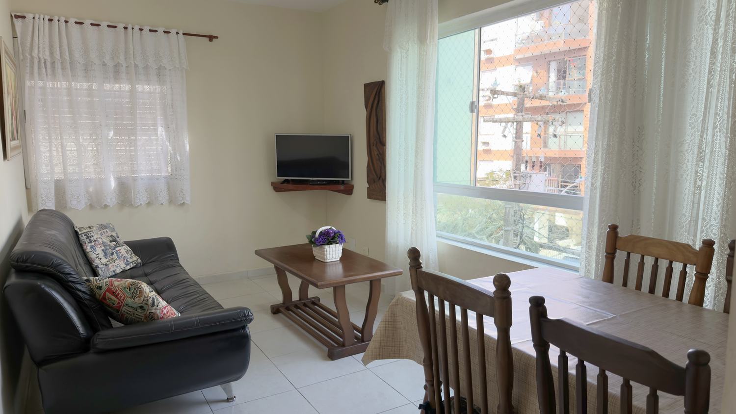 Sala do apartamento entre Astúrias e Tombo